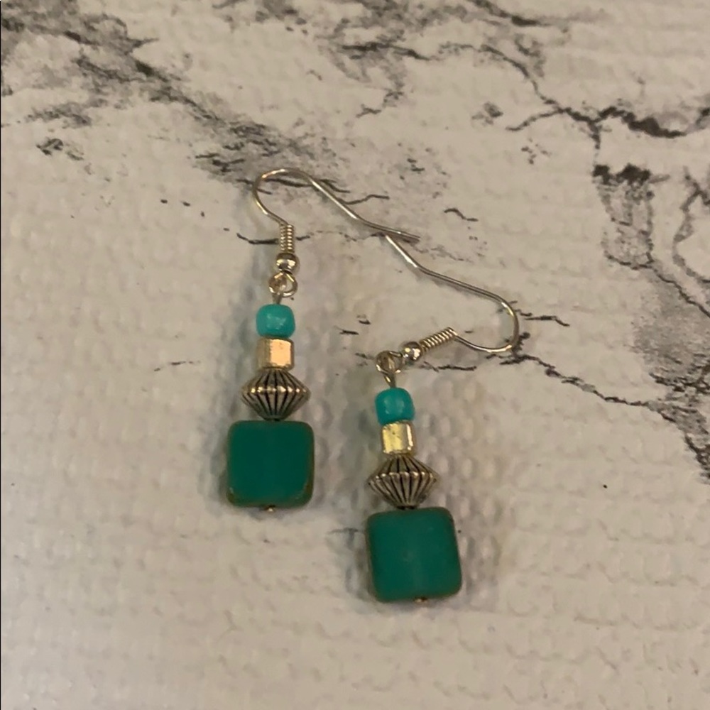 ✨✨Stone fasceted sparkle bead handmade earrings!